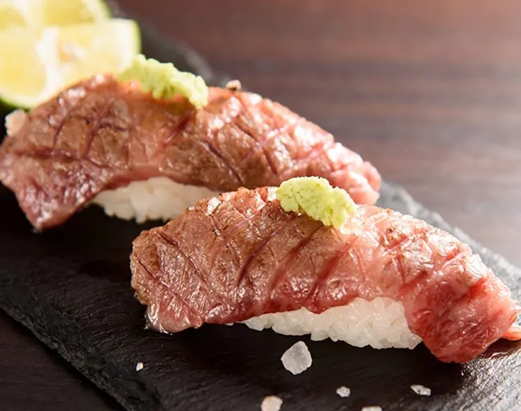 近江牛炙り寿司の赤身炙り寿司