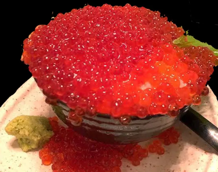 makana　北海道贅沢こぼれいくら丼