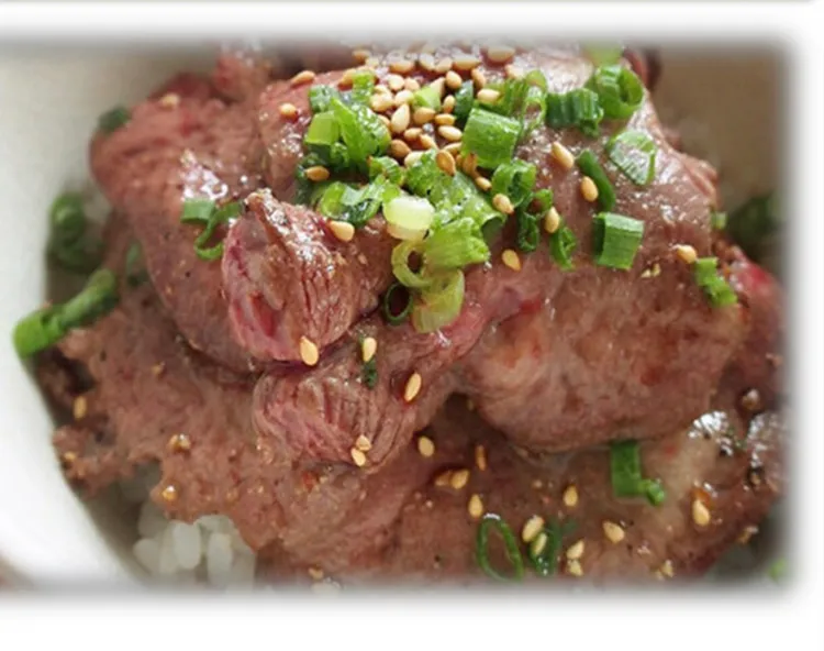 ダイニングいつつ 牛タンローストビーフ丼