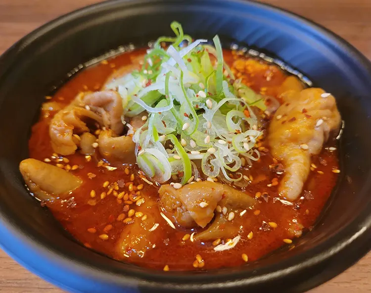 北海道旭川焼き鳥金次郎 煮込みホルモン汁