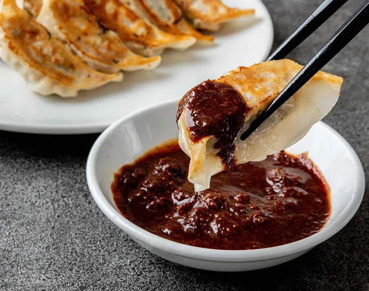 神戸ひょうたんみそだれ餃子 ぐるまん食堂