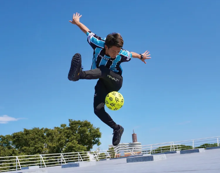 フリースタイルフットボーラー トミー